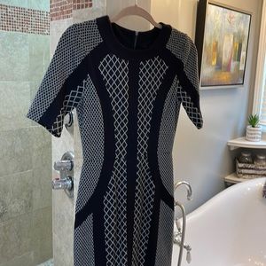 BCBG knit short sleeved dress. Size xs.